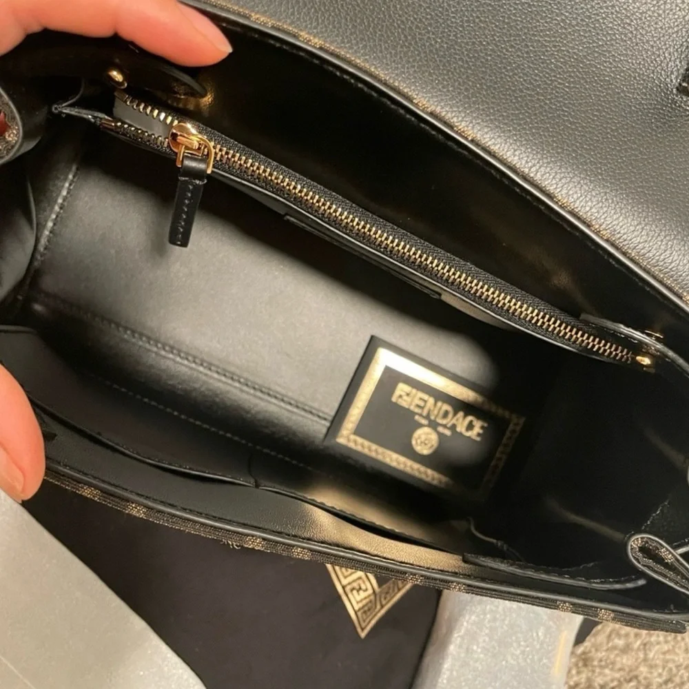 Fendace (Fendi and Versace
Collaboration) Limited edition handbag
La Medusa. - Picture 6 of 8